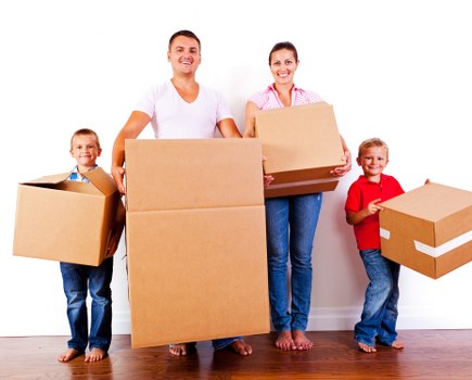 Removal van in Pimlico beginning a careful move